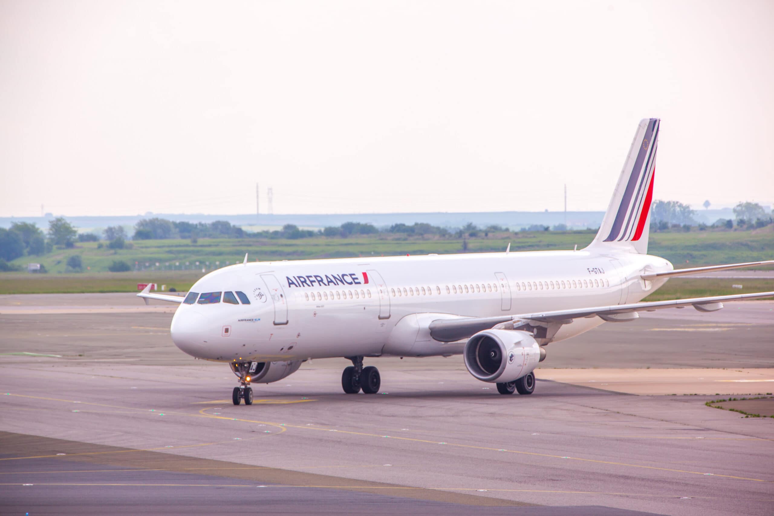 cylinder sector Tend Air France: Free Luggage and More Flexibility on European Flights from  France for €25/Year » Travel-Dealz.eu