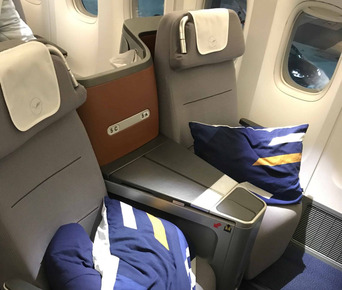 øre Forvent det dæk Review: Long-Haul Business Class with Lufthansa » Travel-Dealz