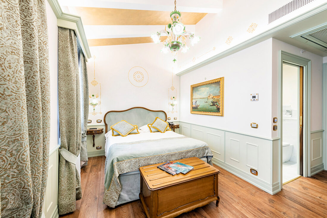 camera doppia classica letto hotel monaco venezia