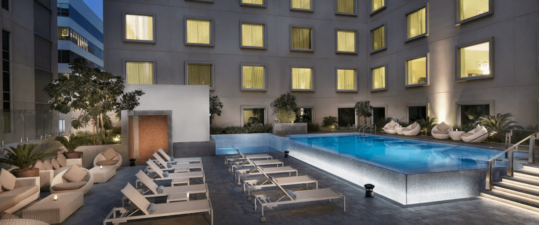 garden inn dubai mall of emirates pool