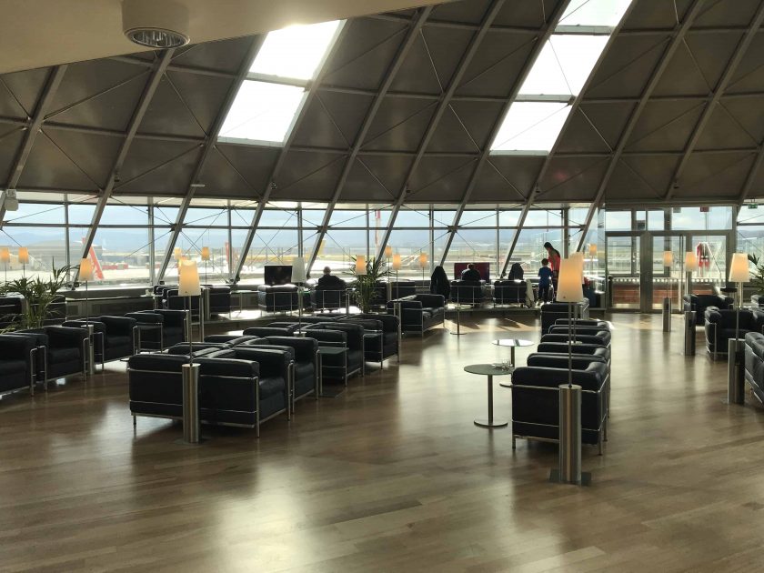 Bewertung Basel EuroAirport Skyview Lounge Sitzgelegenheiten